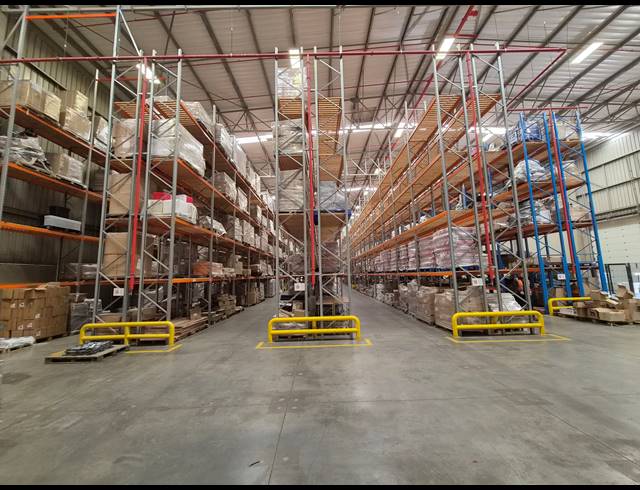 3,280M² WAREHOUSE TO LET IN LINBRO PARK
